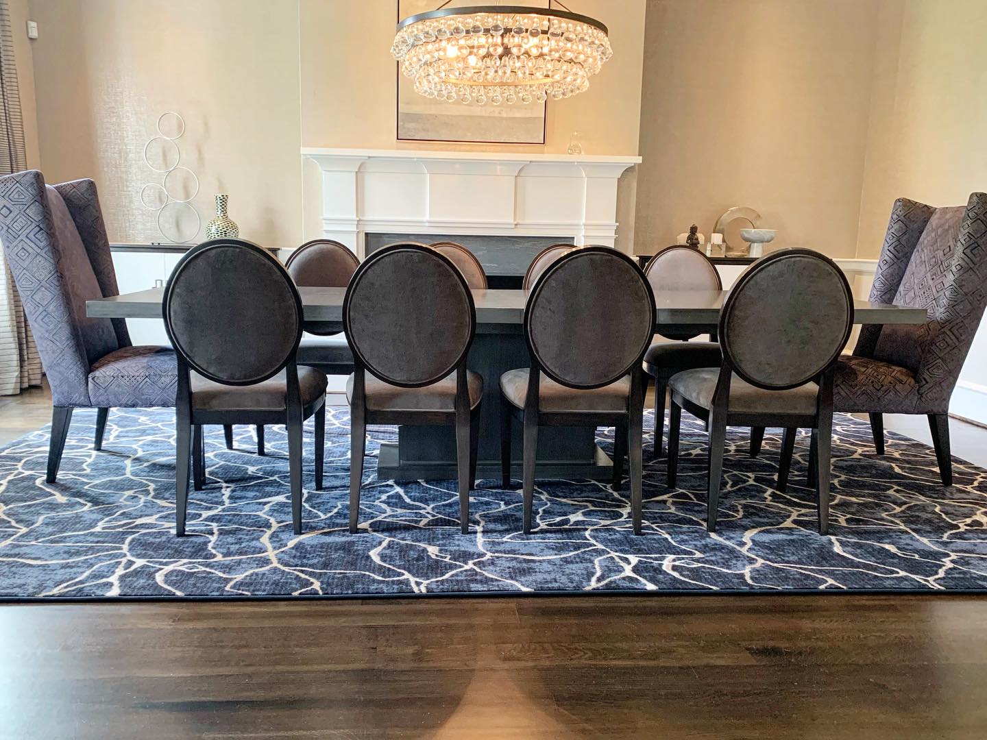 Dinner is Served 🍽️ ✨
.
#floorart #broadloom #customrugs #justforyou #finedinning #carpet #ruglove #designflooring #floordesign #floorinstallation #flooring #flooringideas #coeflow