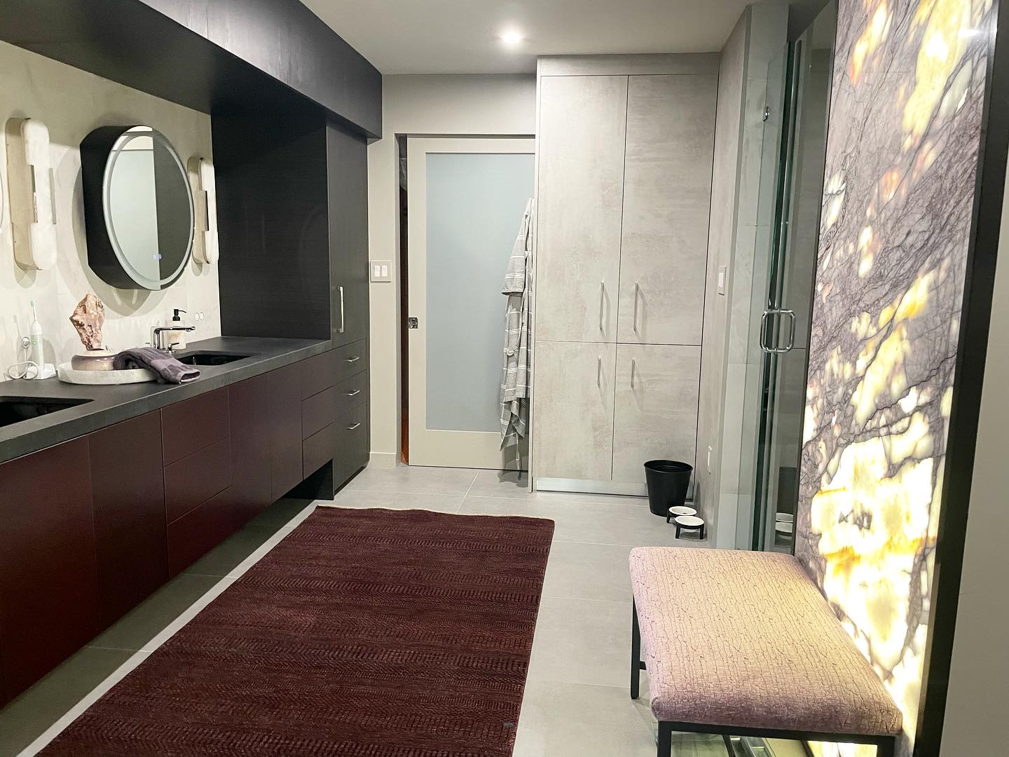 A bathroom worth camping out in 💜🔮✨
.
#bathroomdesign #luxurious #handknotted #ruglove #rugdesign #ruglife #handknottedrugs #purple #woolrugs #bathroomcamping #richcolors