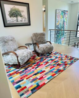 FUN with a capital F ✨✨✨
#rug #floordecor #color #interiors #coeflow