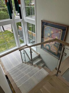 Floatin right into summa ✨✨✨ 
#floordecor #floatingstairs #carpetinstallation